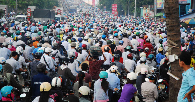 Tắc đường nghiêm trọng trên tuyến phố Hà Nội