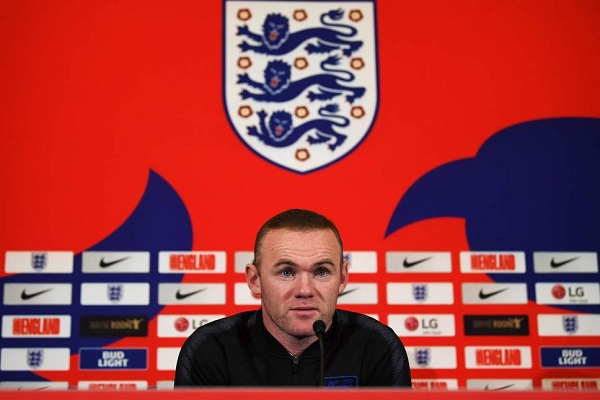 Rooney trở lại đội tuyển Anh