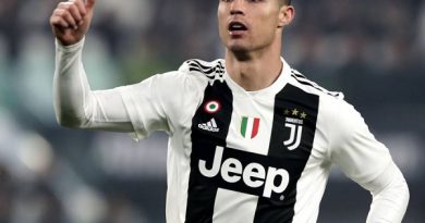 Ronaldo từ chối vinh dự tại Serie A