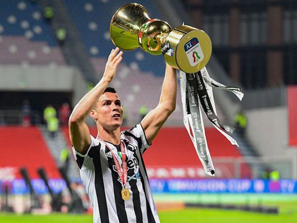 Tin thể thao 5/8: Ronaldo lần đầu tiên nhận giải thưởng Paolo Rossi
