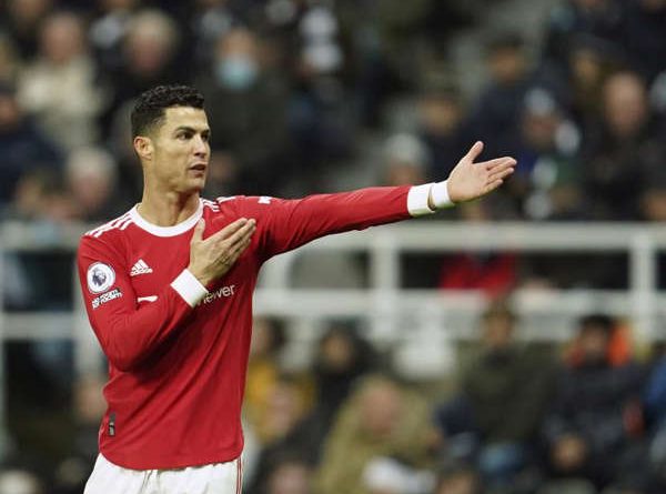 Tin thể thao tối 10/1: Đại diện đến Anh bàn tương lai Ronaldo