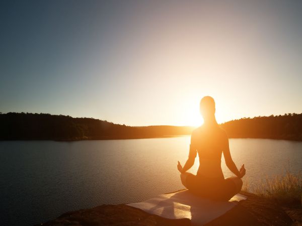 Thiền là gì - Ngồi thiền có tác dụng gì cho sức khỏe