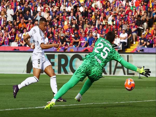 Tin bóng đá 13/5: Kylian Mbappe vượt thành tích của Ronaldo