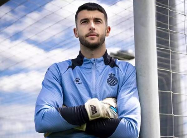 Tin Barca 3/6: Joan Garcia chuẩn bị ra mắt sân Camp Nou